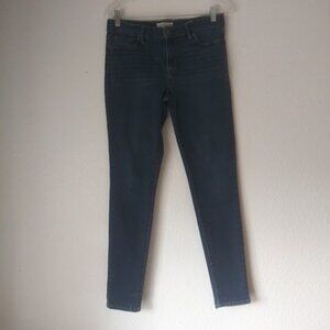 Jessica Simpson women's size 10/30 mid rise kiss me skinny jeans